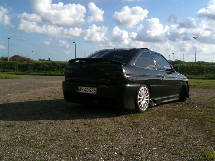 Ford Escort 1.8 Sport SOLGT billede 3