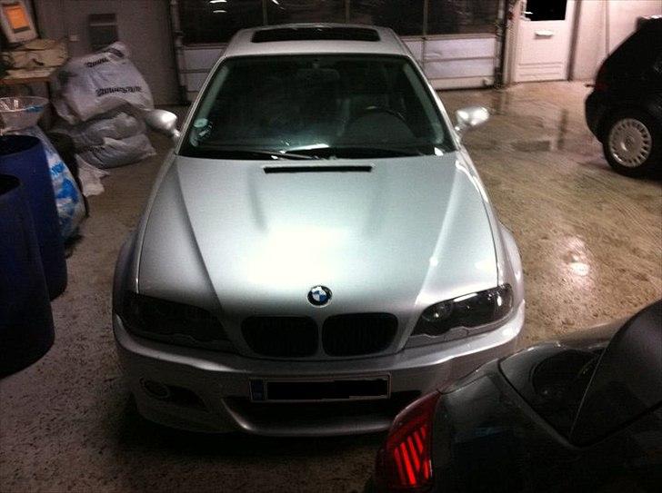 BMW E46 Coupe - Nyeste med org. m3 front, klap/kofanger.. billede 1