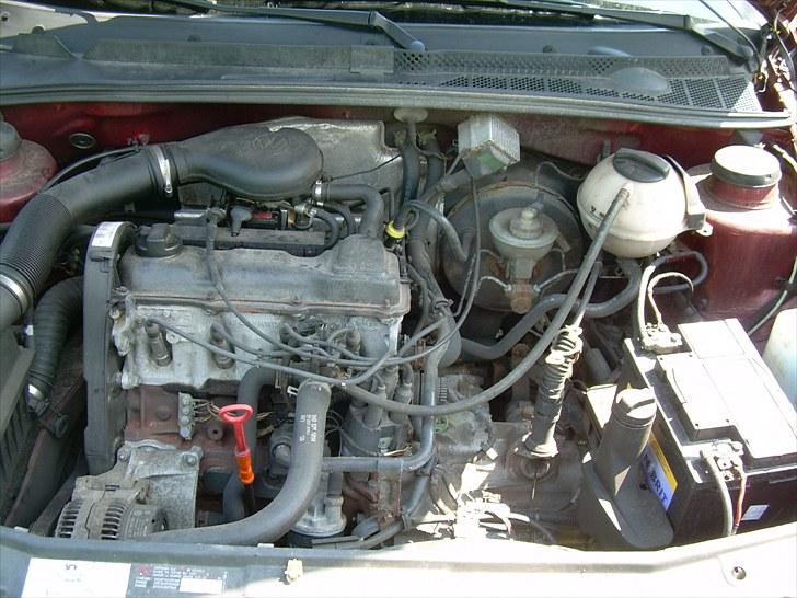 VW Golf - Tja, måske motoren godt kunne trænge til en gang shine up! billede 5