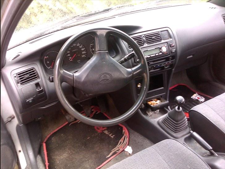Toyota Corolla 1,3 xli SOLGT billede 6