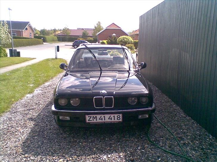 BMW 320i solgt billede 1