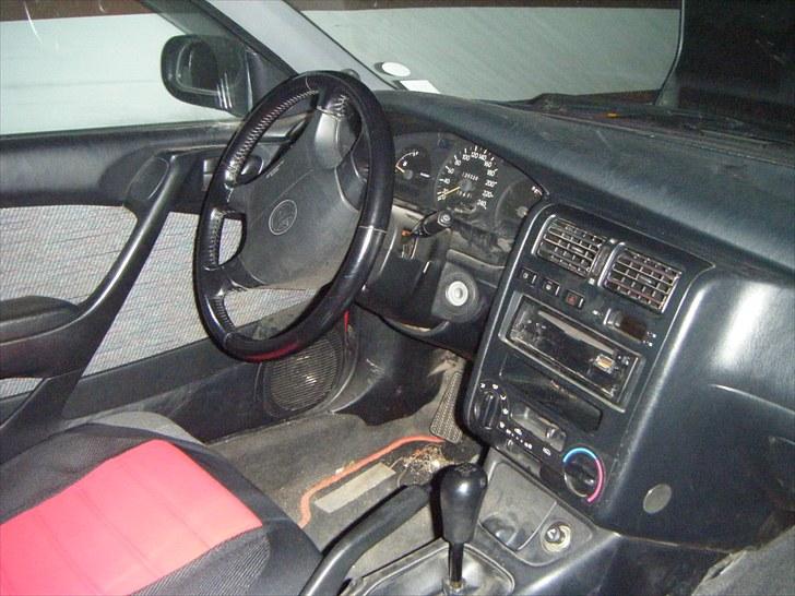 Toyota Carina E  Død billede 17