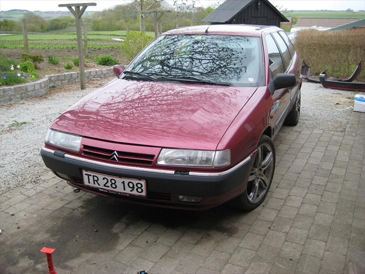 {{currentPhoto.altText}} billede {{currentPhoto.number}}