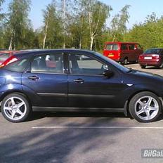Ford Focus 2.0i trend