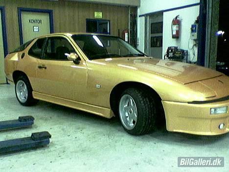 Porsche 924   - Taget med mobilen. monteret med 8*14 Powertech billede 13