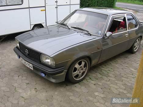Opel ascona b solgt billede 1