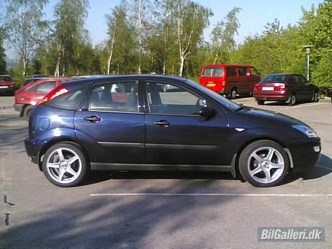 Ford Focus 2.0i trend - Før sænkning og remus..... ;-)..var der nogen der sagde 4x4 billede 3
