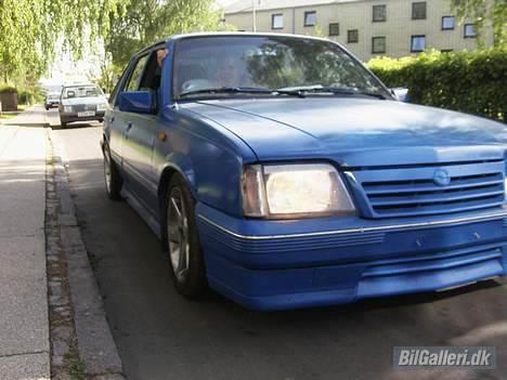 Opel  ascona c  solgt billede 7