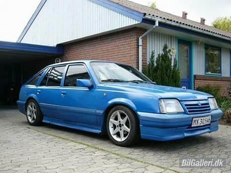 Opel  ascona c  solgt billede 10