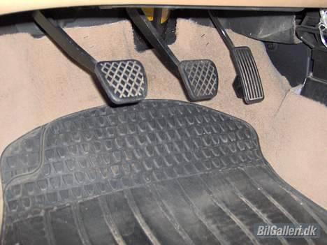 Rover 420 Si (solgt) - Pedaler uden lys billede 17