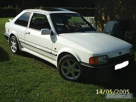 Ford Escort 1.4i  *SOLGT* - Med de nye fælge og sideskørter!!! billede 11