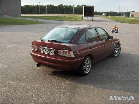 Ford Escort (SOLGT) billede 4