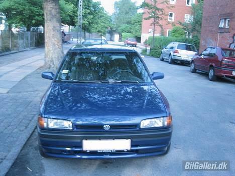Mazda 323 BG *solgt i 05* billede 4