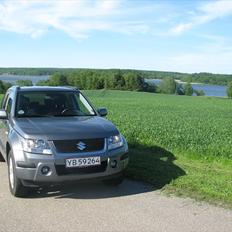Suzuki Grand Vitara 2.0 GLX _-SOLGT-_