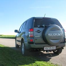 Suzuki Grand Vitara 2.0 GLX _-SOLGT-_