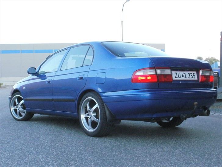 Toyota Carina E 1.6i 16v SOLGT billede 2