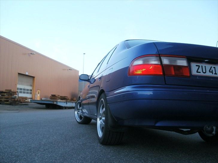 Toyota Carina E 1.6i 16v SOLGT billede 3