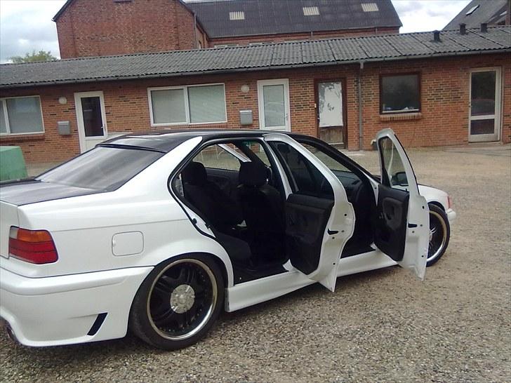 BMW 316 i  SOLGT billede 3