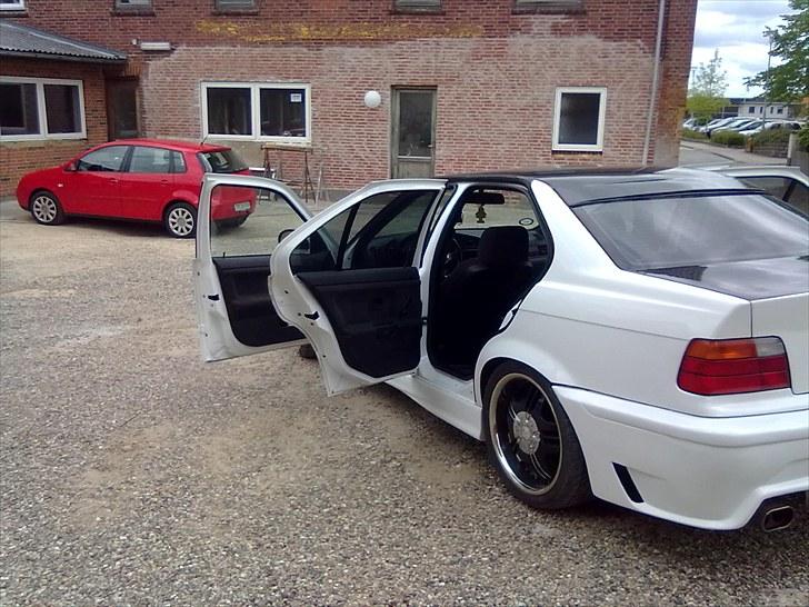 BMW 316 i  SOLGT billede 5