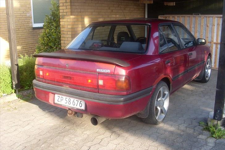Mazda 323 skrot billede 2