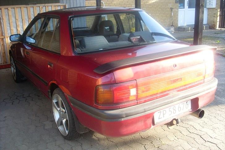 Mazda 323 skrot billede 3