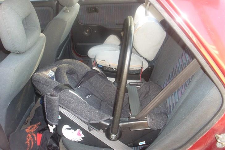 Mazda 323 skrot billede 7