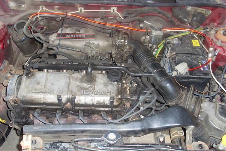 Mazda 323 skrot billede 8