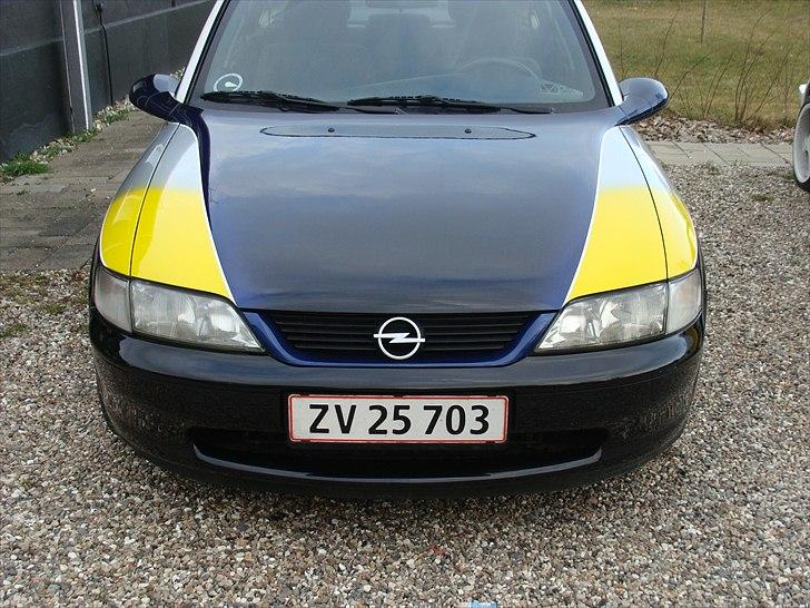 Opel vectra b - fik lige en ny gang lir-lak :) billede 1