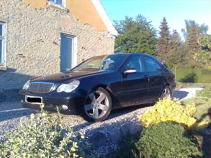 Mercedes Benz c180 billede 1