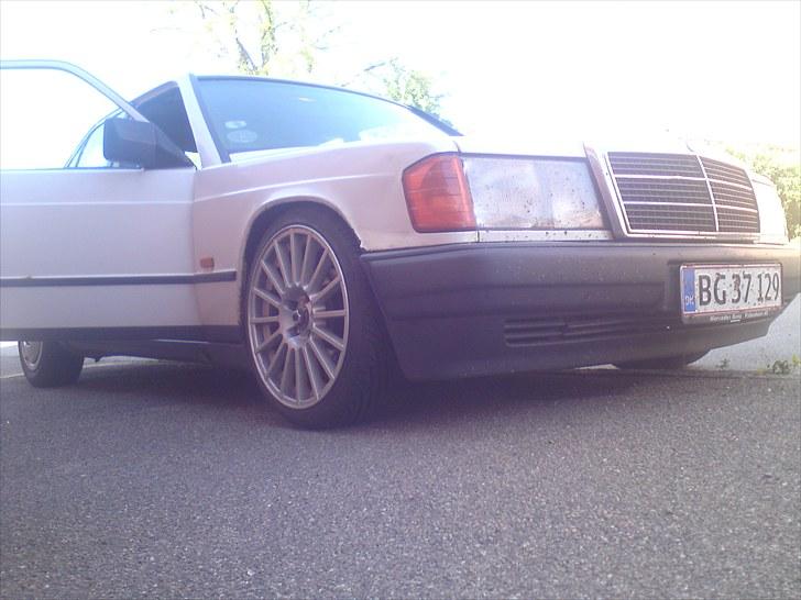 Mercedes Benz w201 190E(SOLGT) - Så kom der sku nye 17" dots fælge... ;) billede 7