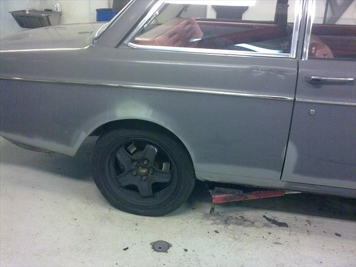 Volvo 142 Automatic *solgt* - Et forsøg med 16" stål fælg, ET passede ikke. øv billede 9