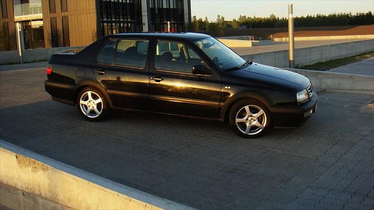 VW Vento (Solgt)  billede 8