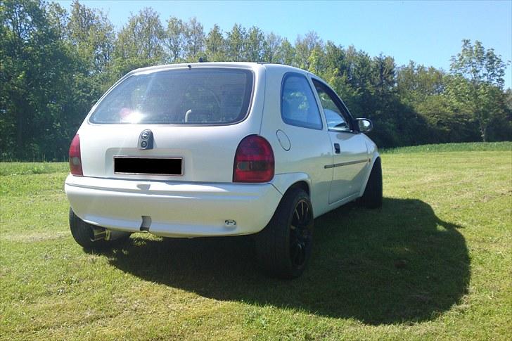 Opel Corsa   solgt. - man kan ik se der har været en visker der engang :) billede 5