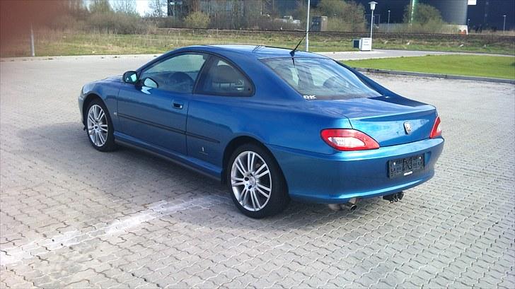 Peugeot 406 coupé  - bilen med 18" sommerhjul billede 2