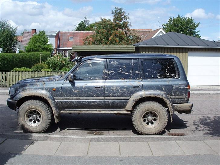 Toyota Landcruiser HDJ80 Solgt - Lige kommet hjem fra natløb i thy, blev samlet nr 4. Har desværre lige pillet begge tagbøjler med arbejdslamper af. billede 12