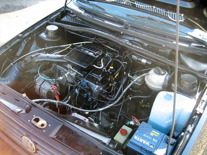 VW Golf 1.6 GL - Således så motoren ud ved import. billede 19
