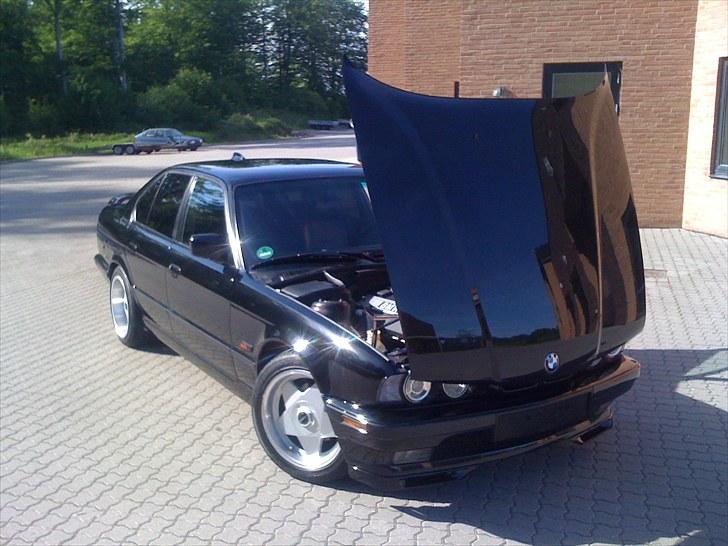 BMW E34 525i billede 1