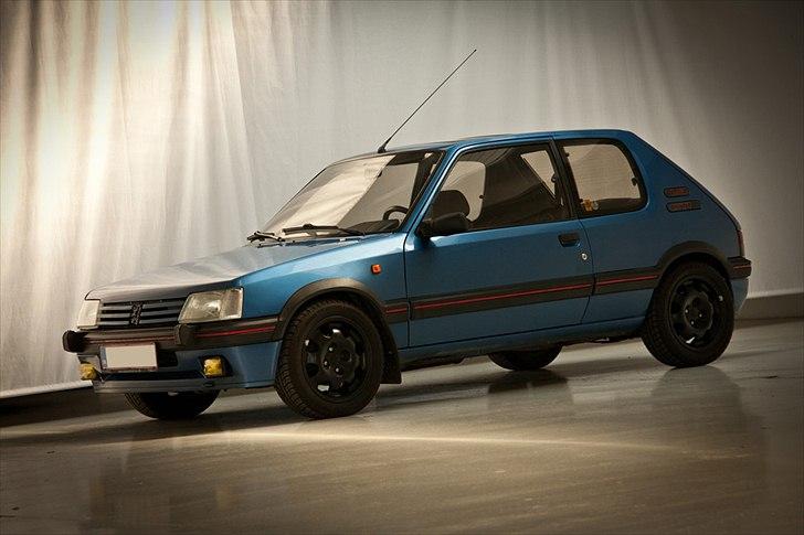 Peugeot 205 GTI 1.9 - (TOTALSKADET) billede 3