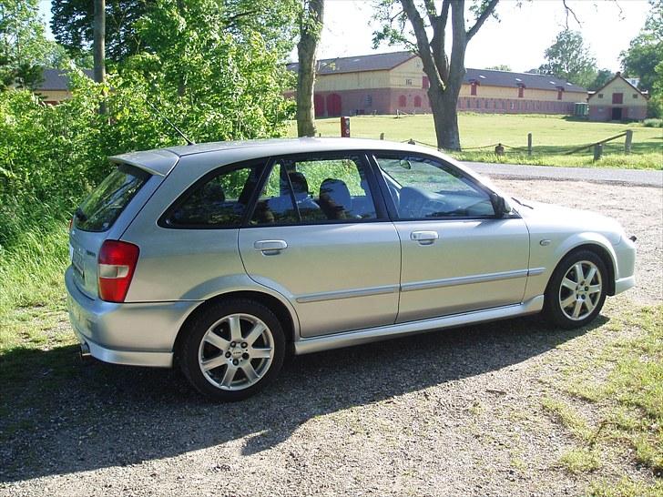 Mazda 323F 2,0 Sportive SOLGT billede 1