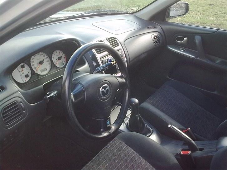 Mazda 323F 2,0 Sportive SOLGT billede 7