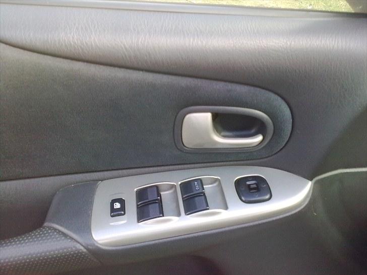 Mazda 323F 2,0 Sportive SOLGT billede 9