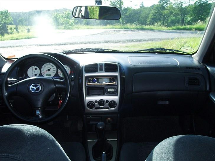 Mazda 323F 2,0 Sportive SOLGT billede 10