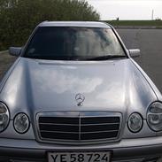 Mercedes Benz E290 TD (SOLGT)