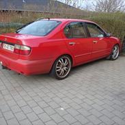 Nissan primera Se 