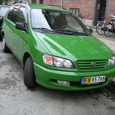 Toyota Sportsvan 2.2TD solgt