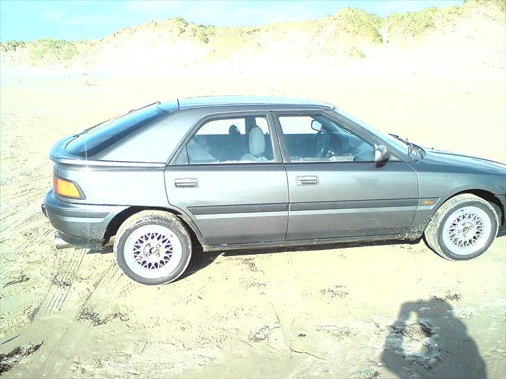 Mazda 323 f byttet til golf 3 billede 2