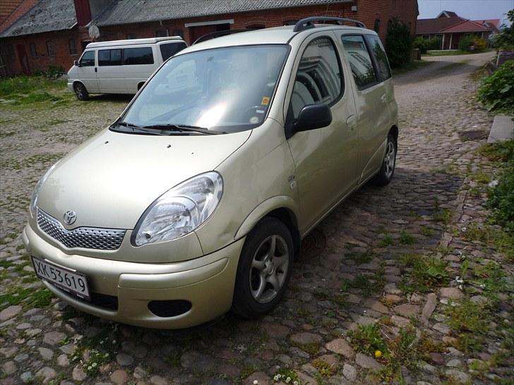 Toyota yaris verso billede 1