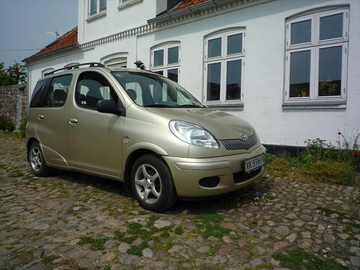Toyota yaris verso billede 3