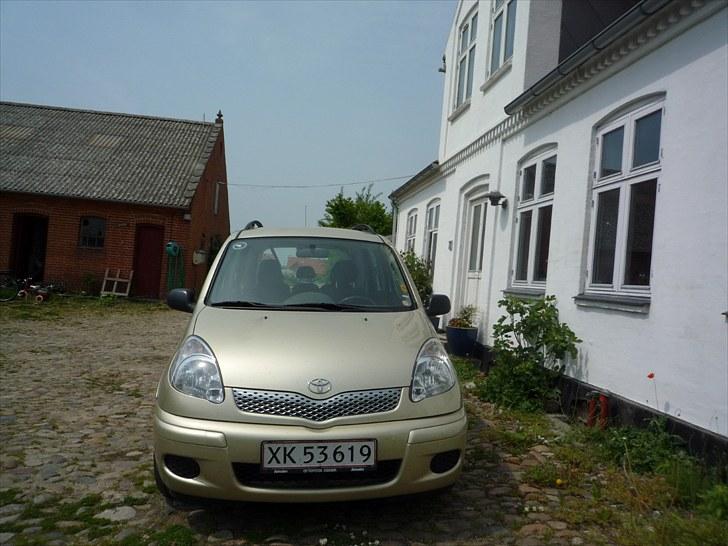 Toyota yaris verso billede 4