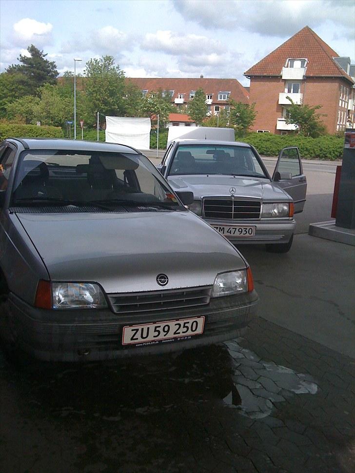 Mercedes Benz 190e  (SOLGT) billede 15